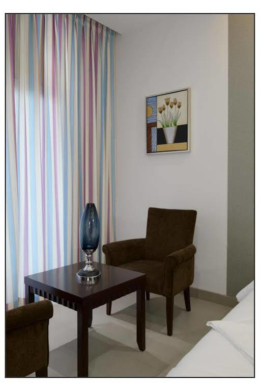 Oyo 710 Hotel Kshitij Pune Dış mekan fotoğraf